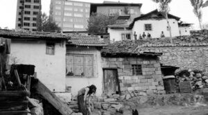 madunlar konusuyor gecekondu mahalleleri 596788 5 | Göçün Melodisinden Gecekonduya: Arabesk