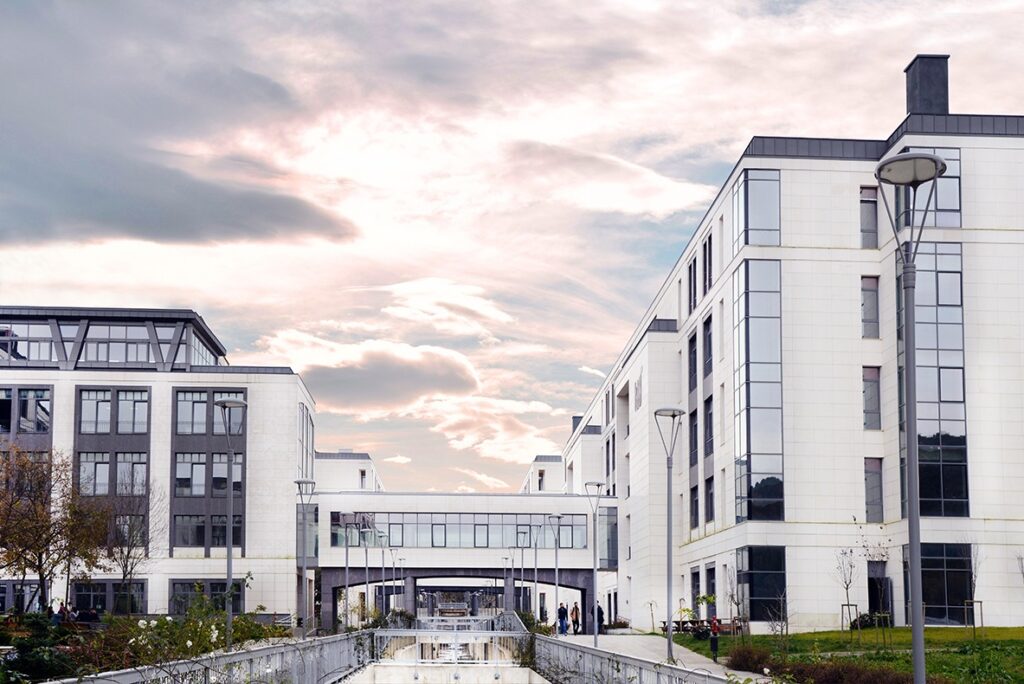 Türk-Alman Üniversitesi Hakkında: Geleceğe Çift Dilli Bir Bakış Türk-Alman Üniversitesi Kampüsü