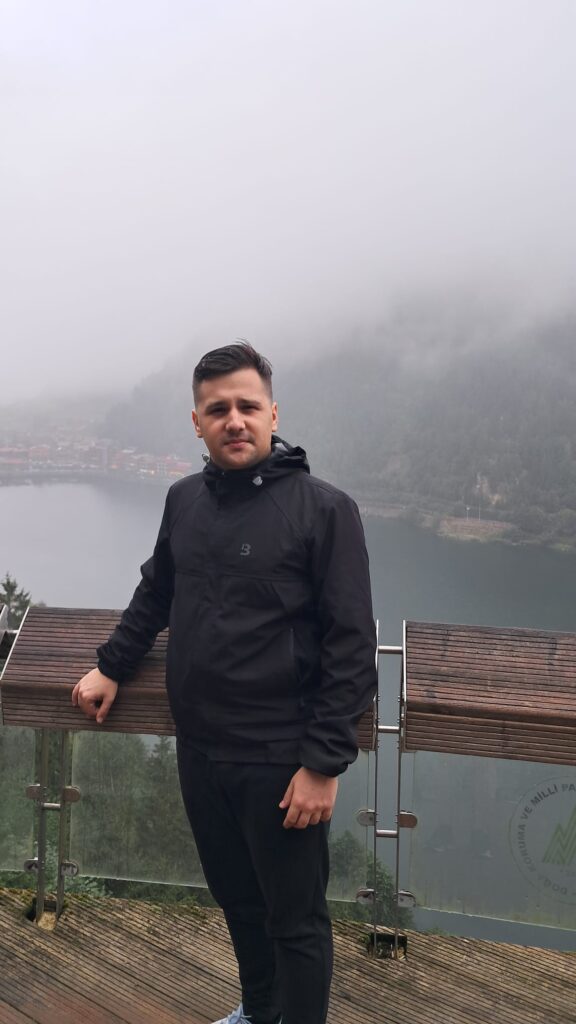 Kültür ve İletişim Bilimleri: Bölümü Öğrencilerinden Dinleyin Cemal Arda Arıcı - Türk-Alman Üniversitesi Kültür ve İletişim Bilimleri 3. Sınıf Öğrencisi