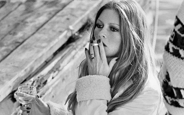 cigarette | Bir Nefes Melankoli, Bir Dal İsyan: Sinemada Sigara Sahneleri